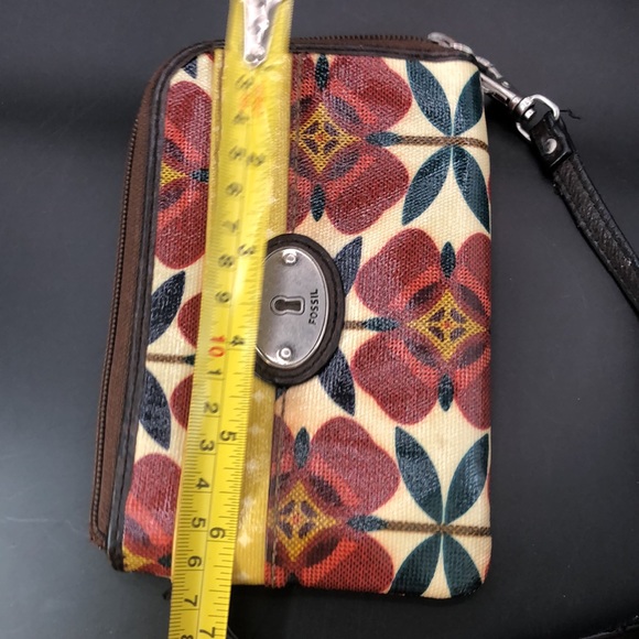 CLEARANCE!!!!!!Vintage Wristlet wallet - Picture 9 of 10